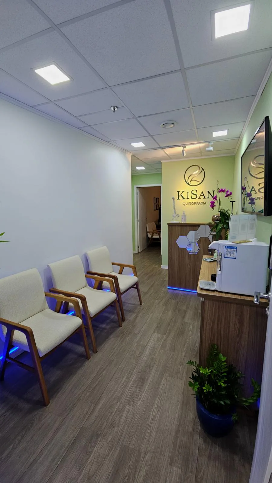 Recepção da clínica KiSan Quiropraxia no Thera Office Faria Lima